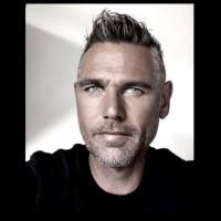 400+ Profile mit dem Suchbegriff „Howe“