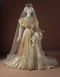 I am so happy to share this tutorial on how to make this simple wear.i hope you guys enjoy this tutorial. Wedding Dress 1905 Edwardian Wedding Dress Antique Wedding Dresses Edwardian Wedding