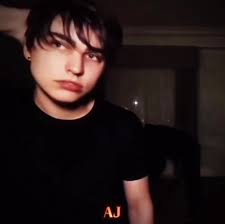 AJ (@aj.goinbananas)