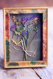 Cornice Con Fiori Di Campo Pressed Flower Crafts Pressed Flower Art Dried And Pressed Flowers