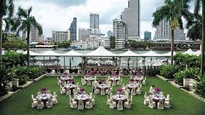 Would Like An Outdoor Wedding In The Evening By The River Peninsula Bangkok Honeymoon Locations Bangkok
