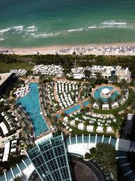 Fountain Bleu South Beach Fountainbleu Miami Florida Travel Miami Pool