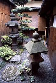 Japanese Gardens Courtyard Gardens For Small Vignettes Like The Hot Tub Small Japanese Garden Indoor Zen Garden Zen Garden Design