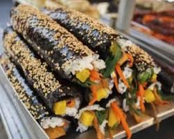 Kimbap Ou Gros Makis Coreens De Riz Et Legumes Recettes De Cuisine Cuisine Coreenne Recette Asiatique