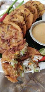 Makao Bakwan Sayur Salah Satu Gorengan Dengan Isian Parutan Labu Jepang Dan Wortel Daging Sapi Cincang Yg Makan Nya Di Daging Sapi Cincang Makanan Daging Sapi