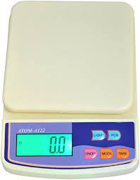 Mostly the standard size of the kitchen scale is 5 kg, but depending upon your usage and purpose, you can opt for a 10 kg. Buy Atom Kitchen Plastic Weighing Scale Upto 10 Kg White Online At Low Prices In India Amazon In