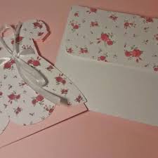 Naître, c'est recevoir tout un univers en cadeau. Faire Part Naissance Bapteme Ou Anniversaire Sous Forme De Petite Robe Entierement Fait Main Un Grand Marche