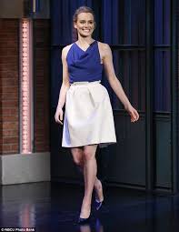 Taylor Schilling Cozies Up In Grey Cape And Scarf For Flight To Lax Celebrity Inspired Outfits Taylor Schilling Fashion