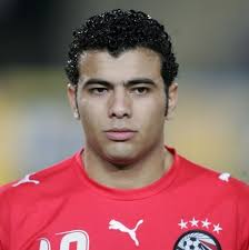 هو لاعب كرة قدم مصري، ولد في محافظة الشرقية بمركز بلبيس عام 1983، انتقل للنادي الأهلي وهو في سن الثالثة عشر، وتمت إعارته إلى نادي الاتحاد السعودي. Ù…Ø§ Ù„Ø§ ØªØ¹Ø±ÙÙ‡ Ø¹Ù† Ø¹Ù…Ø§Ø¯ Ù…ØªØ¹Ø¨ Ù…Ù† Ù‡Ùˆ Ø³ÙŠØ±ØªÙ‡ Ø§Ù„Ø°Ø§ØªÙŠØ© Ø¥Ù†Ø¬Ø§Ø²Ø§ØªÙ‡ ÙˆØ£Ù‚ÙˆØ§Ù„Ù‡ ÙˆÙ…Ø¹ØªÙ‚Ø¯Ø§ØªÙ‡ Ù…Ø¹Ù„ÙˆÙ…Ø§Øª Ø¹Ù† Ø¹Ù…Ø§Ø¯ Ù…ØªØ¹Ø¨