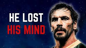 Devin Toner presents Cian Healy with his record breaking cap. 🧢