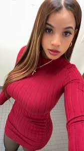 Veronica Schrader's Instagram, Twitter & Facebook