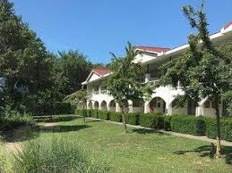 The best western hampshire inn is conveniently located less than ten miles from a variety of local attractions including the hampton beach, applecrest farm orchards where guests can pick their own. Renesse Urlaub Last Minute Reisen Mit Lastminute De