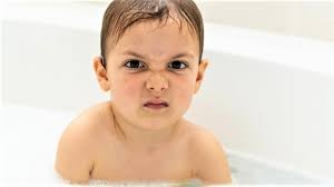 Learn how frequently you should bathe your newborn according to experts, as well as tips for preventing eczema outbreaks between baths. Hw3u3dvprxv8im
