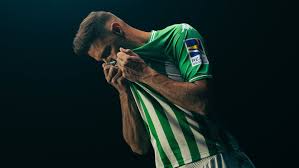 Born 21 july 1981), known simply as joaquín, is a spanish professional footballer who plays for and captains real betis as a right winger. Betis Joaquin El Eterno Capitan Del Betis Cumple 40 Anos Marca
