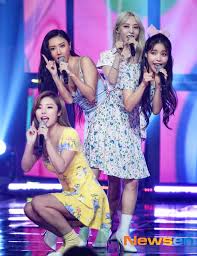 Bu hafta knowing bros'un gelecek bölümüyle, mamamoo özgün mizahlarıyla televizyon ekranlarına geri dönüyor. Jtbc Confirms Mamamoo To Guest On Knowing Bros