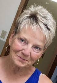 I want your opinion about this hairstyle ✂🥰 . . . . . . . . . . . . .  #pixiecut #hairstyle #shorthair #hairstyling #haircolor #hairgoals  #hairdresser