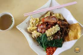 Kolo mee is a sarawakian chinese favourite, and is served any time of the day for breakfast, lunch, and supper. All About Ceil Yummy Sarawak Kolo Mee A Popular Choice