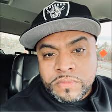 Vehicle traveling south