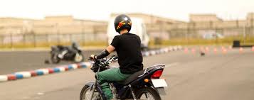 Sie wollen ein motorrad fahren? Motorradfuhrerschein Fuhrerscheinklassen Kosten Allianz