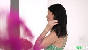 Katerina Deville Tiny Slut Gets Pumped Full Of Cum - ExxxtraSmall |  PornMedium.com