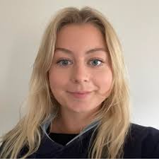 Lola Harding's Instagram, Twitter & Facebook