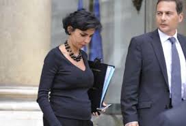 Jun 11, 2021 · au début de l'année, la jeune femme avait déposé plainte contre son ancien compagnon et avait fréquenté une association d'aide aux victimes de violences conjugales. Rachida Dati Je Ne Dirai Rien Sur Le Nom Du Pere L Express