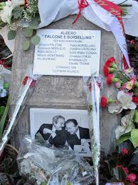 I passi svelti dei faccendieri, gli sguardi paolo borsellino è solo e alla biblioteca di palermo, il 25 giugno, pronuncia il suo ultimo discorso pubblico, un attacco all'intreccio mafia politica. Giardini Falcone E Borsellino Milano Aggiornato 2021 Tutto Quello Che C E Da Sapere Tripadvisor