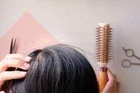 During My Last Visit To The Hair Salon My Stylist Noticed That I Have Thinner Hair On The Top Area Of My Head Compar Hairstyles For Thin Hair Hair Beauty Hair