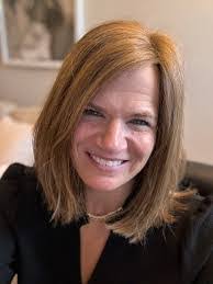 Lori Hiler's Instagram, Twitter & Facebook