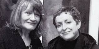 Und dennoch versucht sie sich als ein von der gesellschaft verfolgtes opfer reinzuwaschen. Meine Algerische Familie Alice Schwarzer