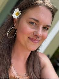 Janet Barbour's Instagram, Twitter & Facebook