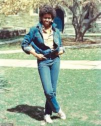 Michelle Obama Shares Rare Denim On Denim College Photo Michelle Obama First Year Student Obama