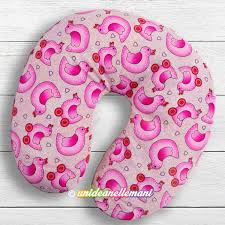 Il perla cirmolo è un cuscino traspirante ed anallergico con nucleo imbottito in morbidi fiocchi di pura lana vergine e trucioli di cirmolo, che dona un naturale aroma di bosco, ha delle doti antibatteriche il cirmolo (pino cembro) è un albero sempreverde che cresce nelle zone alpine intorno ai 2000 metri. Cucire Cuscino Cervicale Fai Da Te Tutorial E Cartamodello