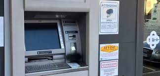 La banca ha ripreso solamente nel 2006, con la fusione con banca intesa, la denominazione banco di napoli, dopo essere stata dal 2002 al 2006 integrata nelle agenzie sanpaolo imi. Assalto Al Bancomat Del Banco Di Napoli Di Ascoli Satriano Bottino Da Quantificare Teleblu Notizie E Informazioni Su Foggia E Provincia