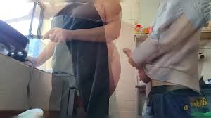 Me Follo a mi Tia de Tetas Enormes mientras hace la Comida - XNXX.COM