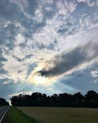 do you see clouds or sun rays clouds sunray muz4now sky outdoors nature treeline flx cloudlovers flxbeauty skylovers out clouds sun rays instagram