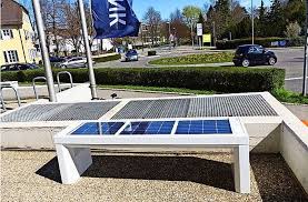 Erste Solarbank In Stuttgart Plieningen Mithilfe Der Sonne Das Smartphone Laden Plieningen Stuttgarter Nachrichten