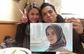 Bagi syed abdullah, kontroversi penyebaran fotonya dengan emma maembong menjadi pengajaran buat dirinya. Emma Maembong Mohon Maaf Mengaku Buka Tudung Tapi Bukan Gambarnya Berada Dicelah Kangkang Viral Purba