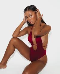 Amber Abara - Free sexy pics, galleries & more at Babepedia