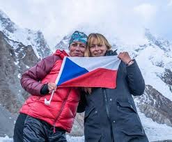 V 84 letech zemřela herečka nina divíšková, manželka jana kačera. Kavarensky Povalec Leze Na K2 Popsala Sve Nataceni Jana Poctova Idnes Cz