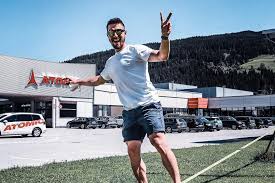 He competed primarily in slalom and giant slalom, as well as combined and occasionally in super g. Marcel Hirscher Trennt Sich Von Seinem Skihersteller Atomic Und Befeuert Geruchte