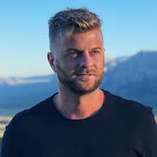 Miles Elliot (@themileselliot)