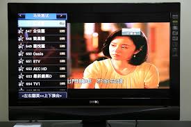 中央广播电视总台春节联欢晚会（cctv spring festival gala evening），简称为央视春晚或春晚，是中央广播电视总台在每年除夕之夜为了庆祝新年而开办的综合性文艺晚会。起源于1979年，正式开办于1983年 ，2014年被定位为国家项目 。 é›»è¦–ç›' æœ‰äº†å®‰åšç›'å­å¾Œ æˆ'è¶Šä¾†è¶Šå°'çœ‹å°ç£çš„é›»è¦–ç¯€ç›®äº†