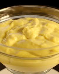 Si può gustare da sola o per farcire crostate la crema pasticcera al mascarpone è una golosa variante alla più classica base di pasticceria. Academia Crema Pasticcera Di Ernst Knam Facebook