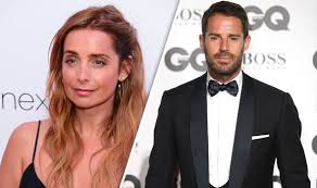 He played for southampton for the last time with annual earnings of $2 million. Louise And Jamie Redknapp Split Louise Redknapp Fies For Divorce Celebrity News Showbiz Tv Express Co Uk