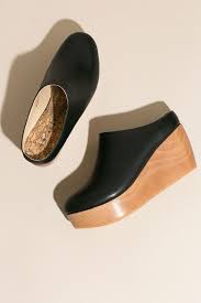 Sydney Brown Clogs Are Perfect With Any Outfit This Spring Especially With A Cropped Jean And A Basic Top Platform Clogs Vegan Shoes Sydney Brown