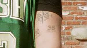 Drake has recently received a tattoo of the late r&b singer aaliyah, who passed away in drake doesn't have the best track record when it comes to tattoos. Drake Covers Up Warriors Tattoos As He Roots For The Raptors In The Nba Finals Sporting News