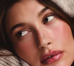 Pantone 2024: Peach Fuzz, come utilizzarlo al meglio nel Makeup