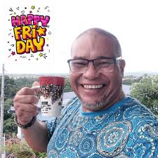 Happy Friyay Caffeinators! My co-workers brought me something to go with my  coffee (for my bd this weekend) if you can see whats