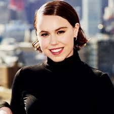 Nicole Acton's Instagram, Twitter & Facebook